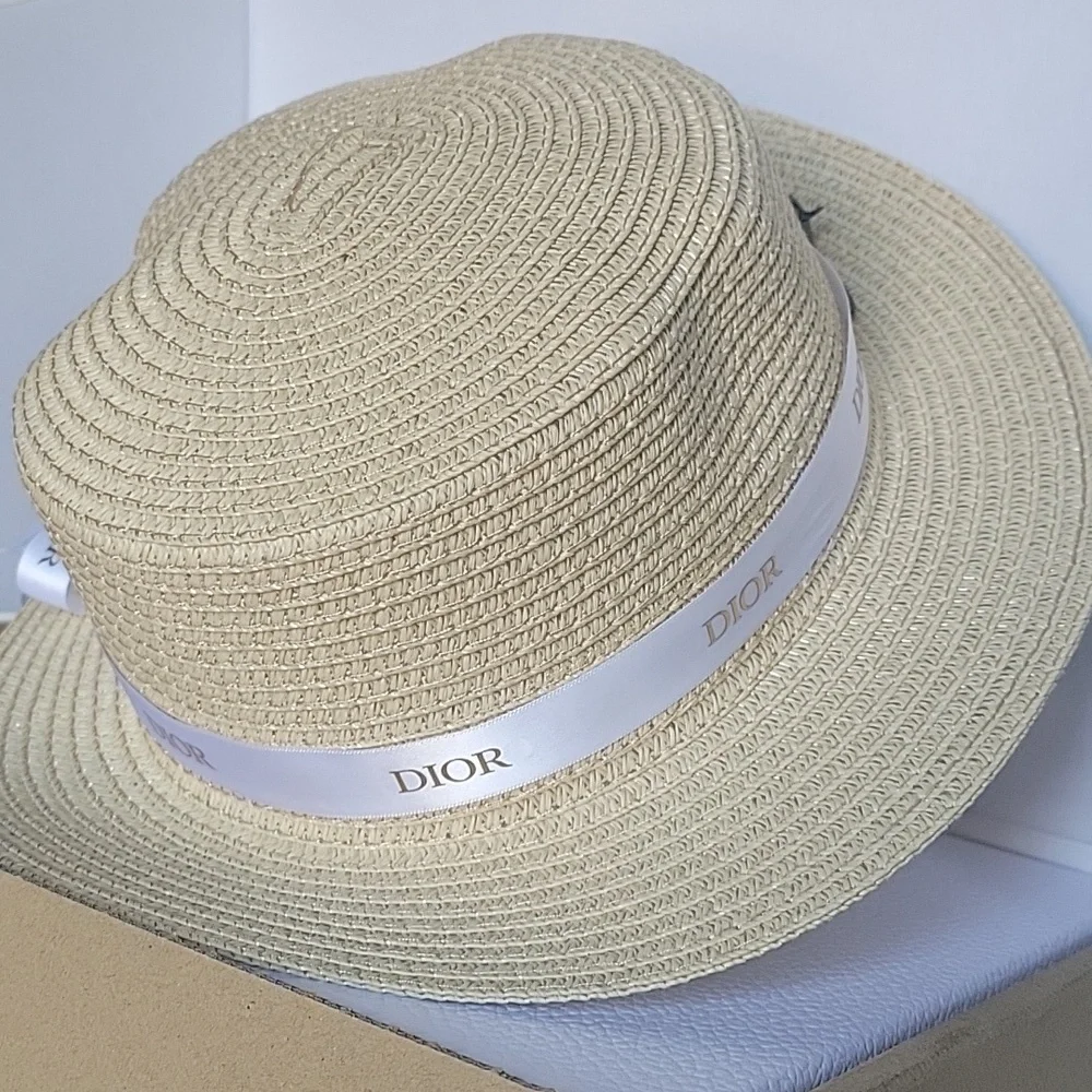 DIOR White&Gold Ribbon - Picture 2 of 4